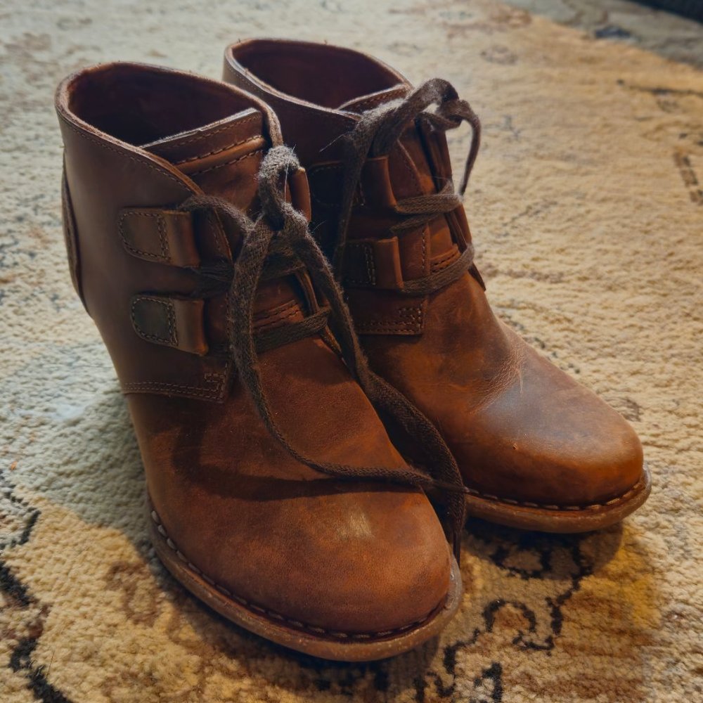 Clark's High Heeled Lace Up Bootie